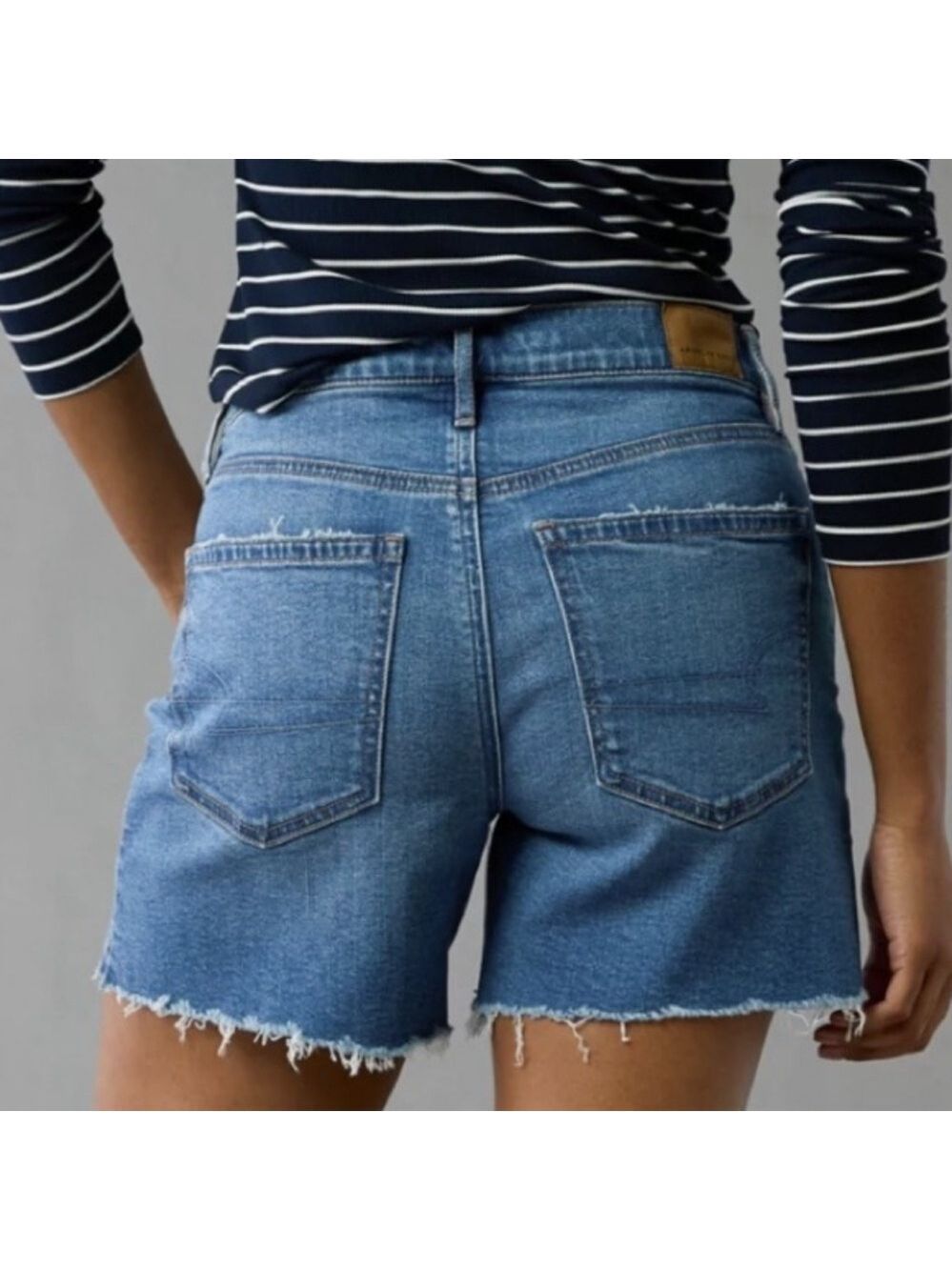 522. NWT AMERICAN EAGLE 6” Relaxed Short